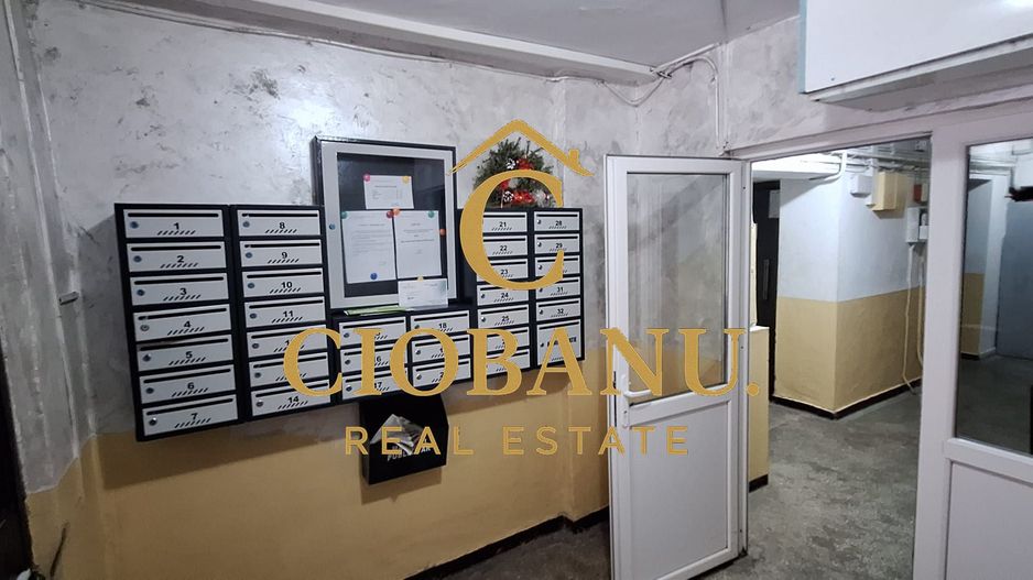 Apartament etaj 3/8 decomandat zona 1 Mai-Sara de vanzare - Poză 9