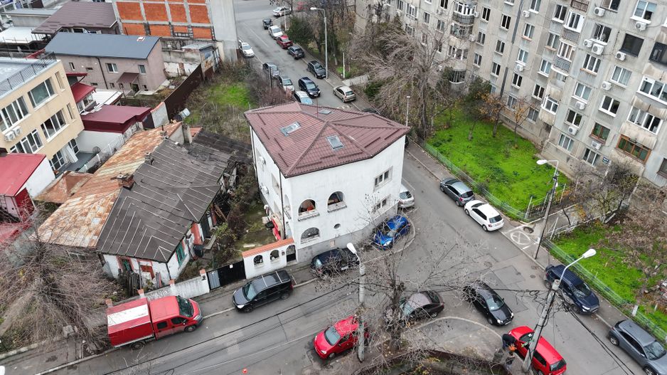 ​Vilă de Lux în Crângași - Poză 2