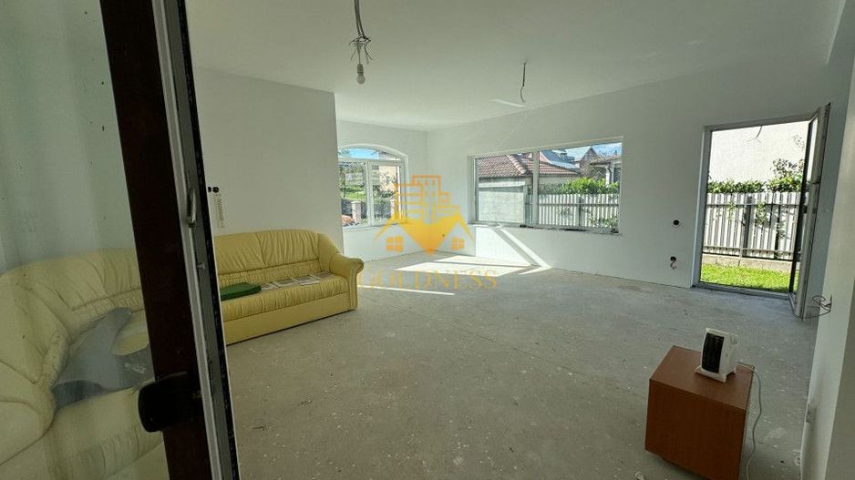 Casa 4 Camere Semifinisata, Curte 450mp, Terasa 65mp,  Dezmir - Poză 3