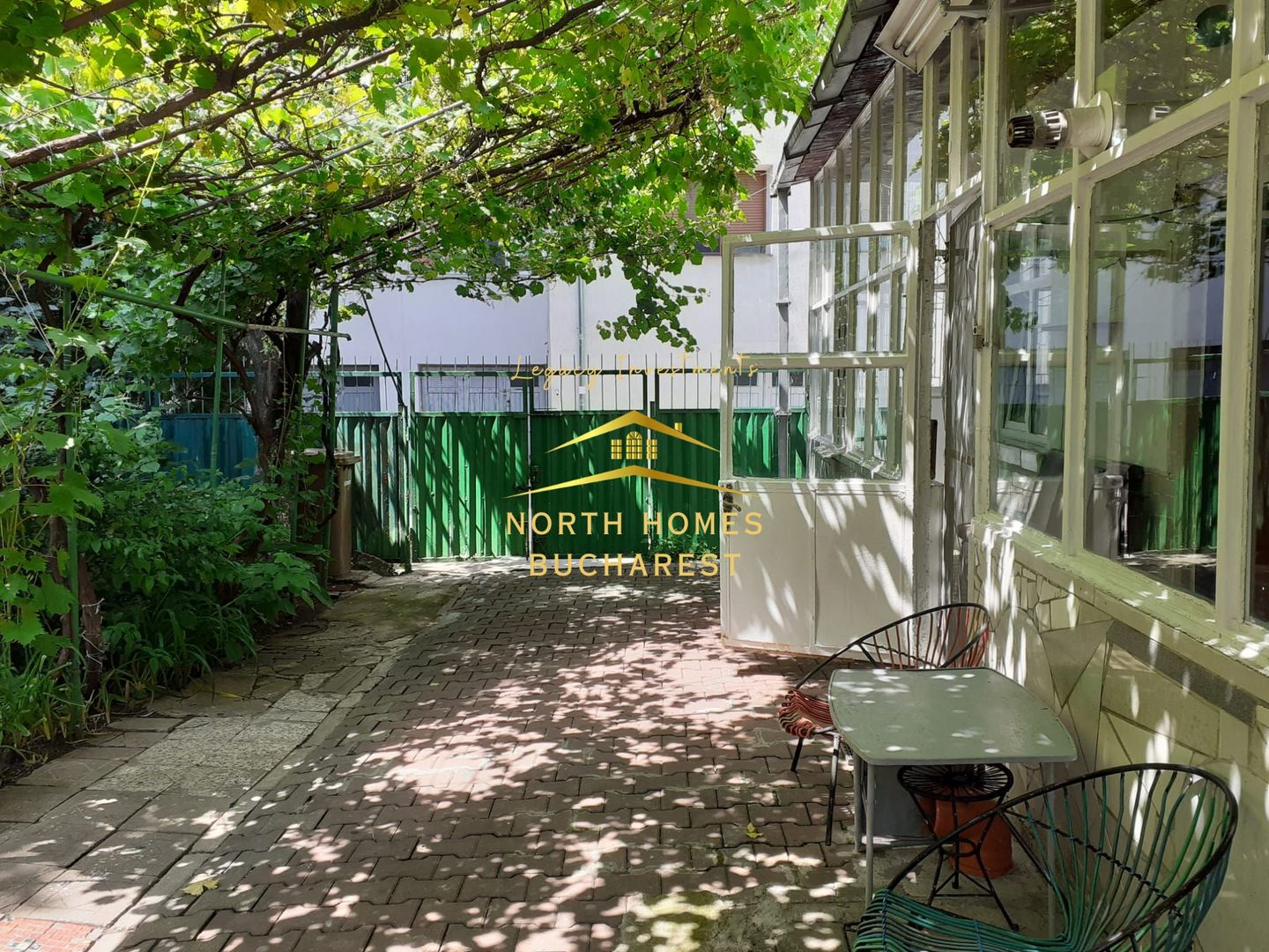 Casa de vanzare - Domenii - Poză 1