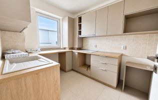 Apartament cu 2 camere si balcon de 8 mp, aproape de Iulius Mall