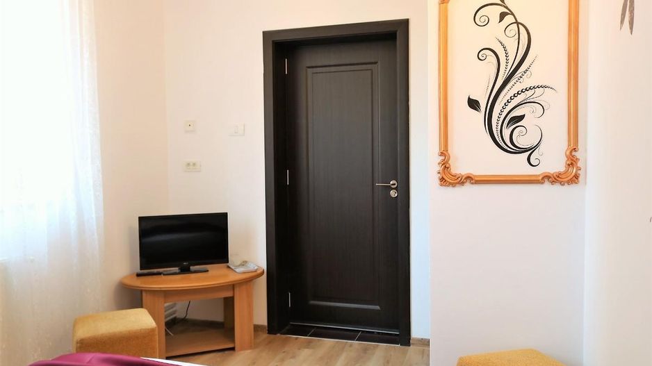 Mamaia Nord - Langa Mare, pensiune la cheie, 11 camere, 9 bai! - Poză 55