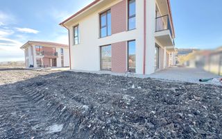 Casa cuplata in zona accesibila cu CF. - Poză 2