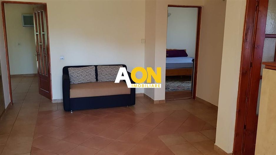 Casă de închiriat, 3 camere, cu terasă și garaj, Partoș - Poză 9