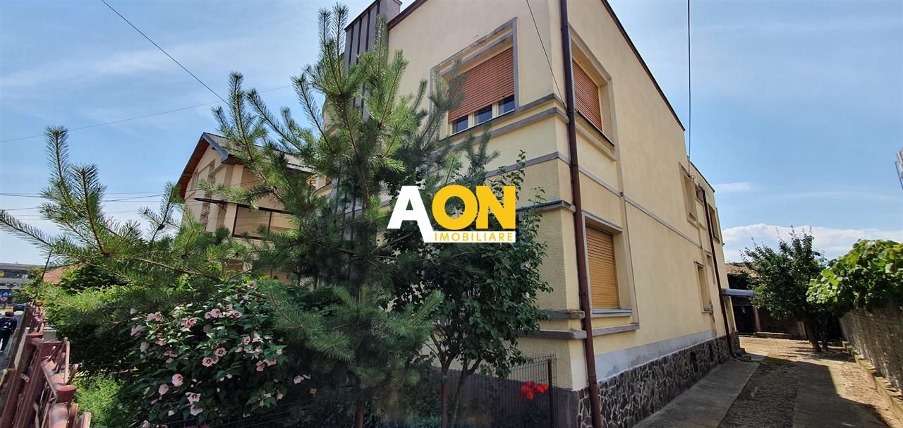 Casa situata ultracentral langa Poarta I a Cetatii Alba Carolina - Poză 2