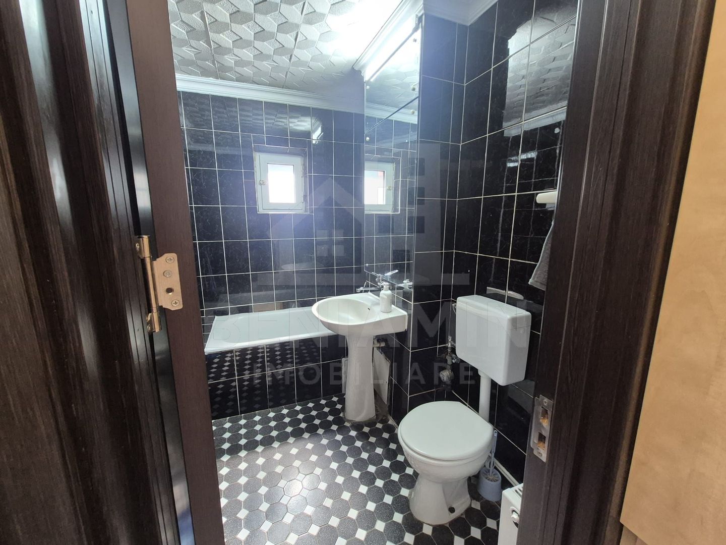 2 Camere decomandat etaj 1 49mp 1 Mai Centrala AC - Poză 6