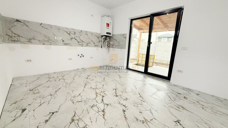 Vila individuala cu 5 camere / 3 bai / dressing / teren 343 mp - Poză 5