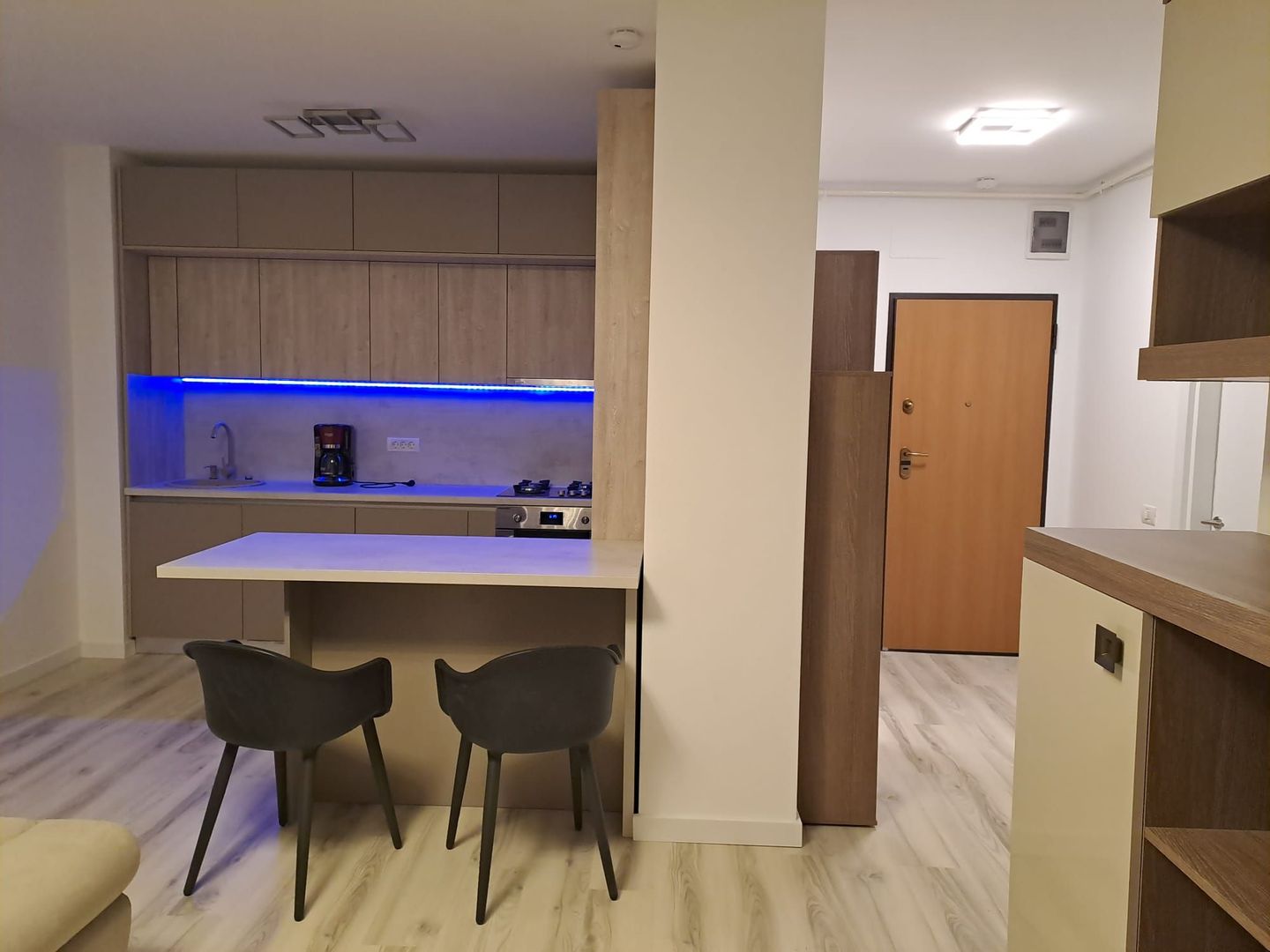 Ap2Cam|Parcare,AerConditionat,Centrala,Mob+Ut,ImobilNou|CampeadorCity. - Poză 9