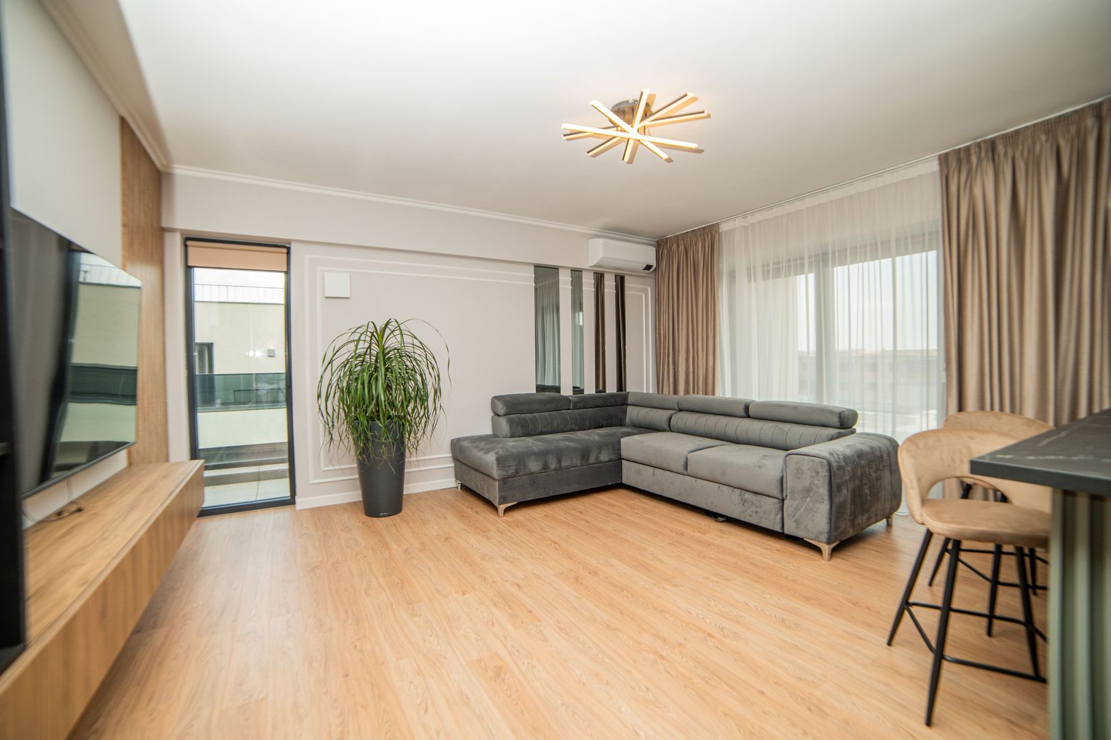 Penthouse 2 camere mobilat utilat panouri solare pompa caldura - Poză 10