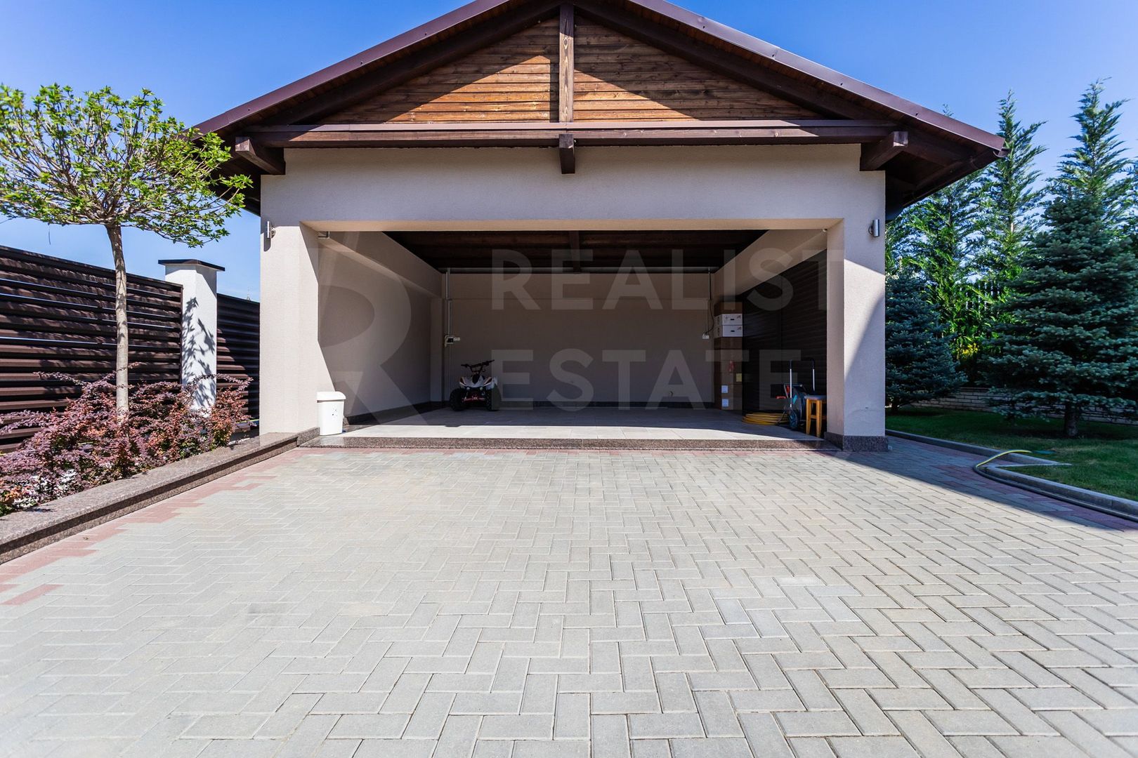 Vânzare, casă, 3 nivele, 4 camere, strada Schinoasa, com. Bacioi - Poză 4