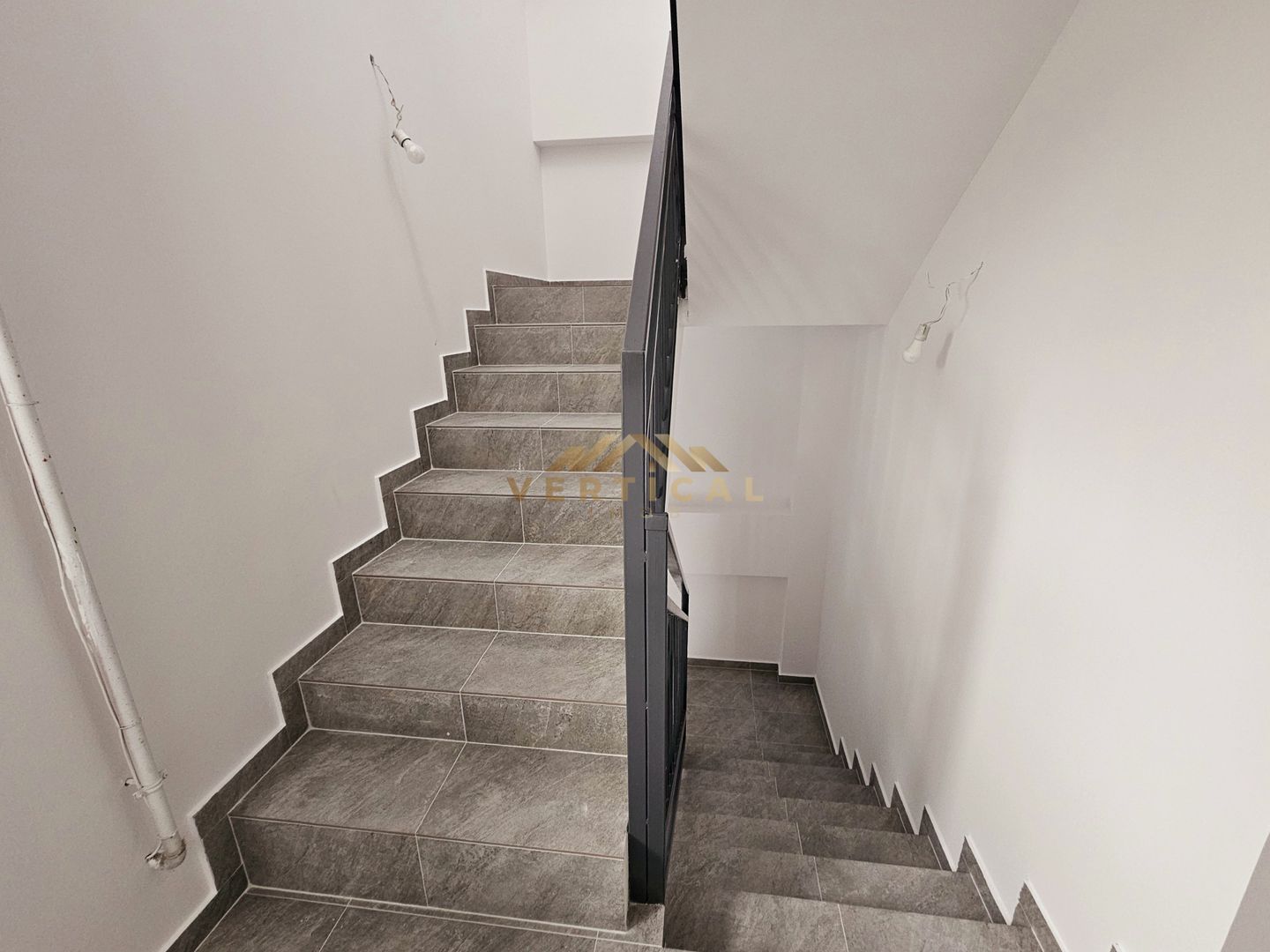 Apartament 2 camere in centrul comunei Berceni - Poză 10