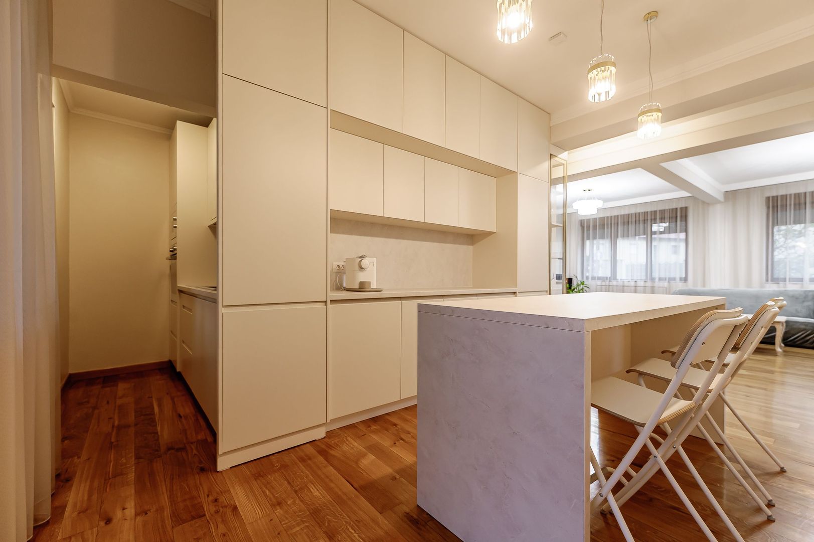 Vilă exclusivistă pe malul Mureșului – design modern si teren generos - Poză 4