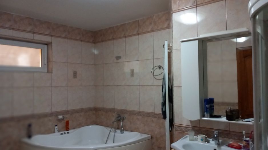 ageuropa.ro vinde casa 16 camere teren 1500mp in zona ULTRACENTRALA. - Poză 9