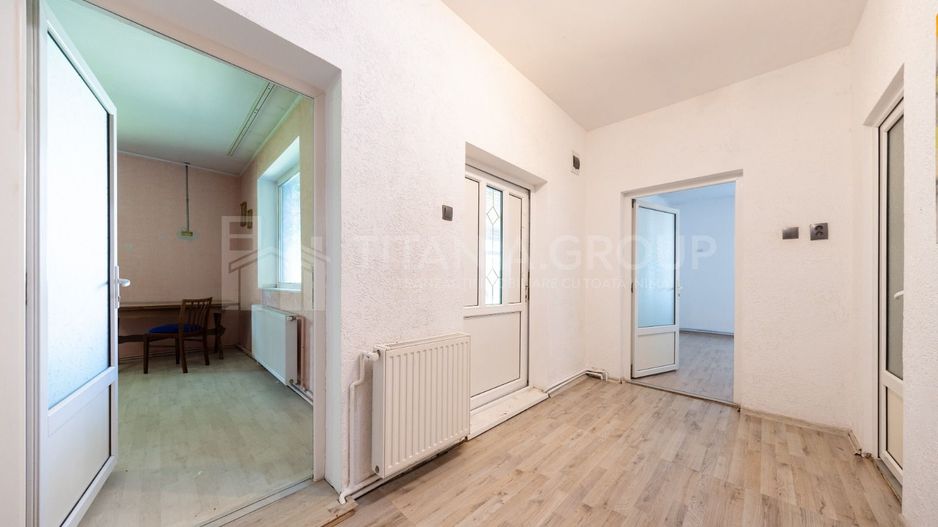 Casă cu teren 2.200 mp și deschidere la DN13 | Zonă mixtă | Brașov, Stupini - Poză 9