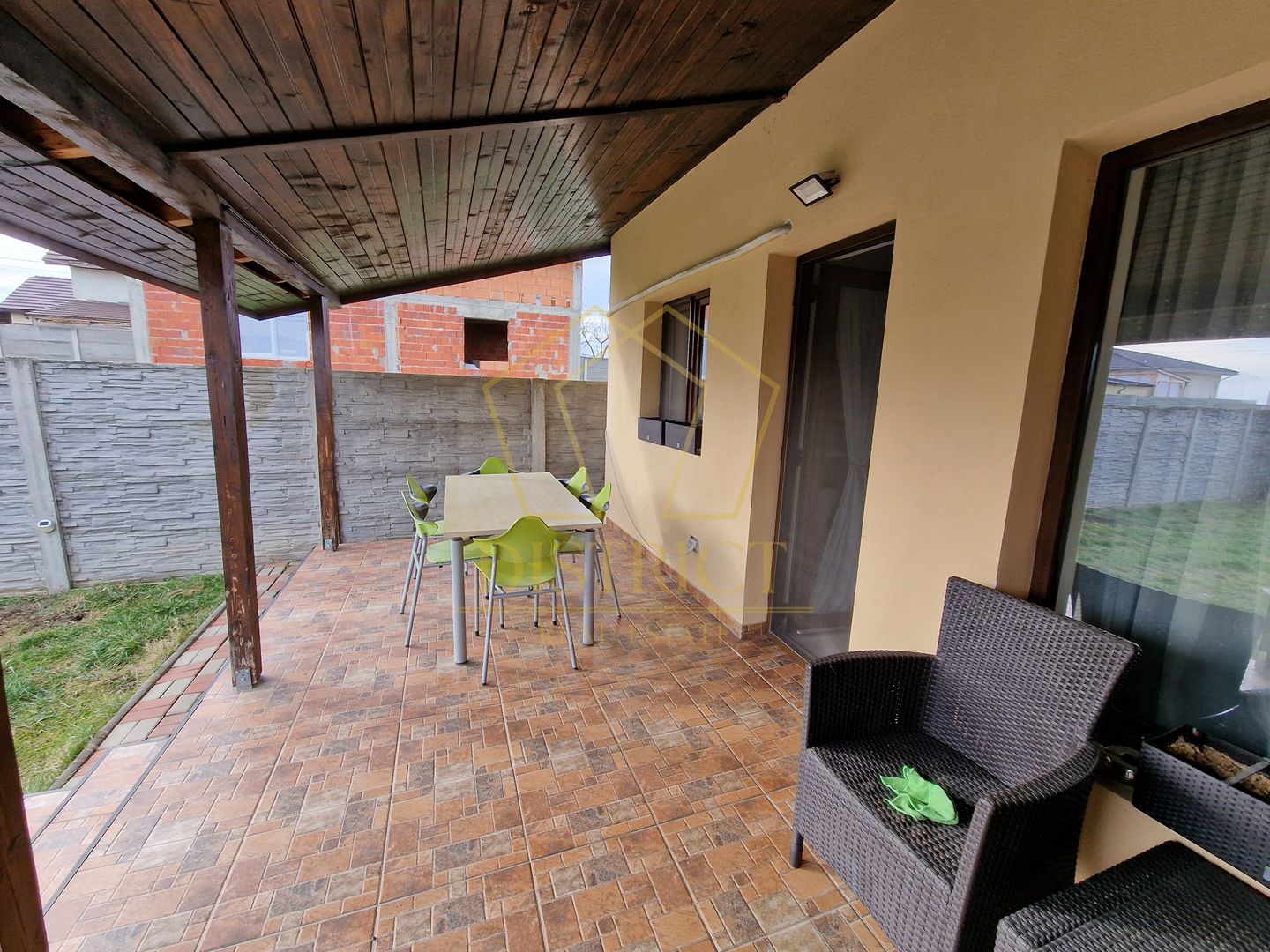Casa individuala impartita in 2 apartamente | Ianova - Poză 18