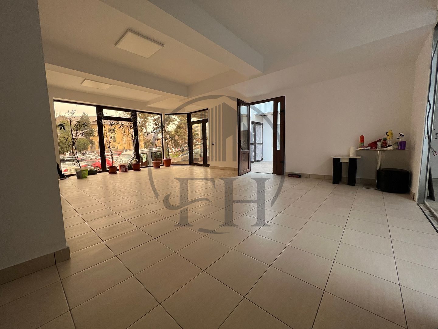 Spațiu comercial cu o cameră de închiriat în Central, Constanta - Poză 3