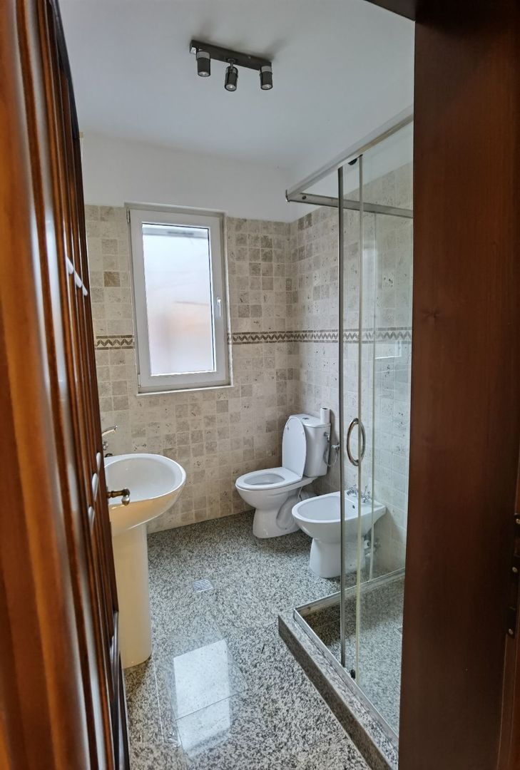 De vanzare apartament 3 camere in vila, in Cotroceni - Poză 5