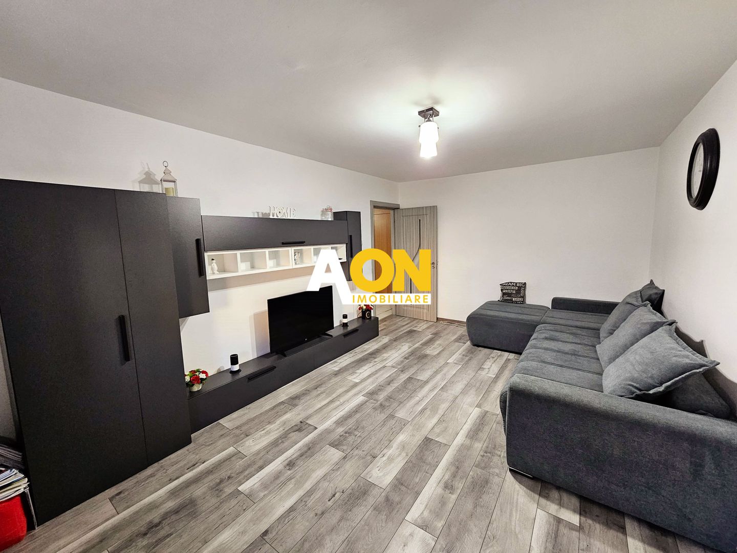 Apartament 2 camere, decomandat, mobilat, utilat, etaj 2, Cetate - Poză 2