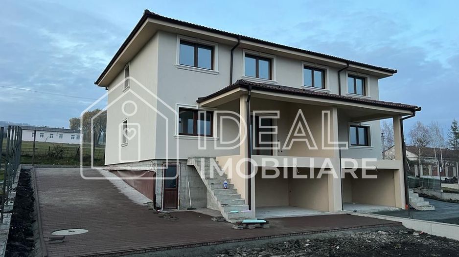 Casa Tip Duplex cu 4 camere si 366 mp teren, in Cisandie - Poză 2