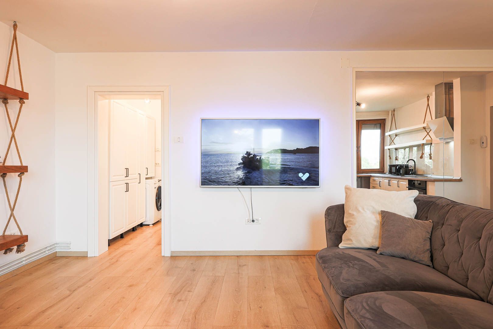 REZERVAT! 95.000 € – lux, liniște și natură, B-dul Revoluției–Podgoria - Poză 5