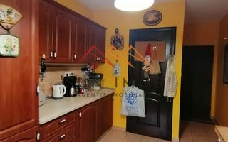 Vila P+E+M, an 2012, 6 camere, ultracentral, finisaje lux, Ploiesti,PH - Poză 32