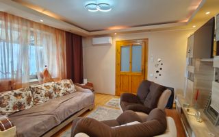 Casă 3 camere I Curte 814mp I Pivniță I Garaj I Axente Sever - Poză 2