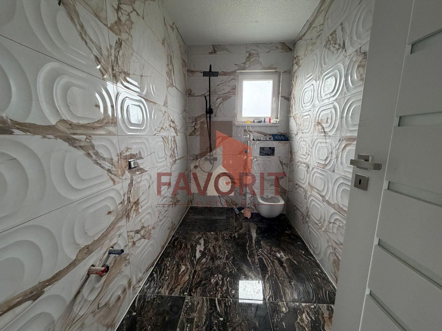 Individuala | 4 camere | 860 mp teren | Pozitie excelenta | Asfalt | - Poză 11
