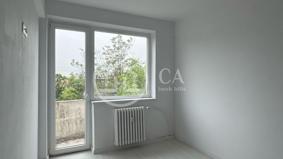 Apartament de vânzare cu 3 camere, Ultracentral Oradea - Poză 2