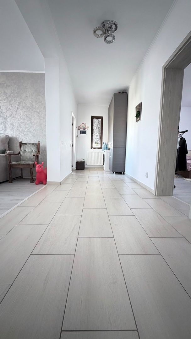 CASĂ INDIVIDUALĂ  DOMNESTI I COMPLEX PRIVAT | TEREN 430 MP | MOBILATĂ ȘI UTILATĂ - Poză 12
