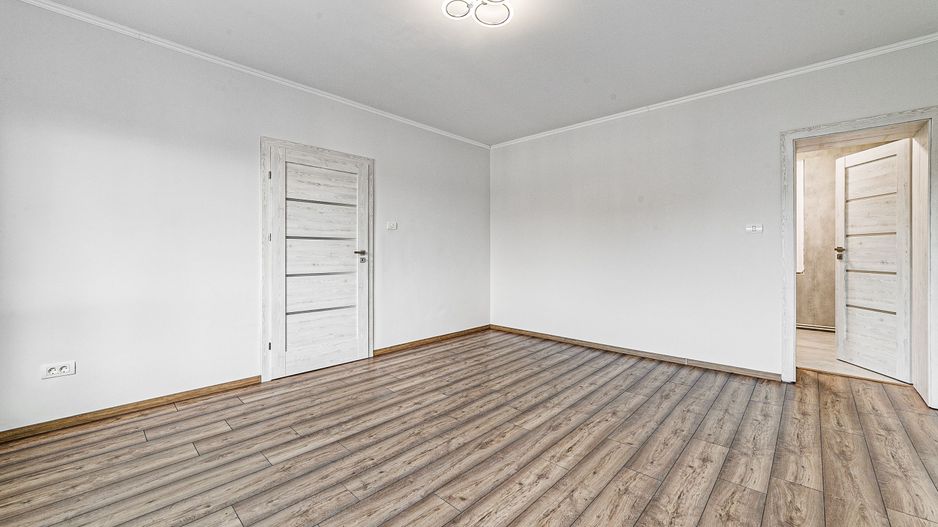 Apartament spațios în zonă centrală - Poză 5