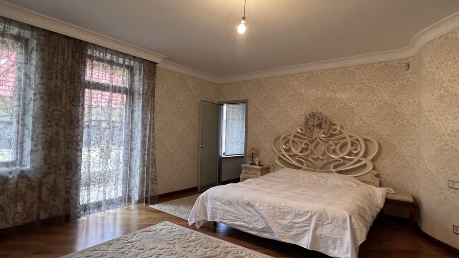 Casă de lux în Chișinău, de vânzare. Pe teren de 10,4 Ari. Telecentru. - Poză 13