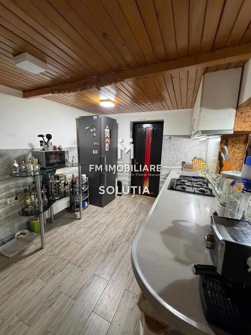 Casă de  vânzare cu vedere panoramică - Poză 8