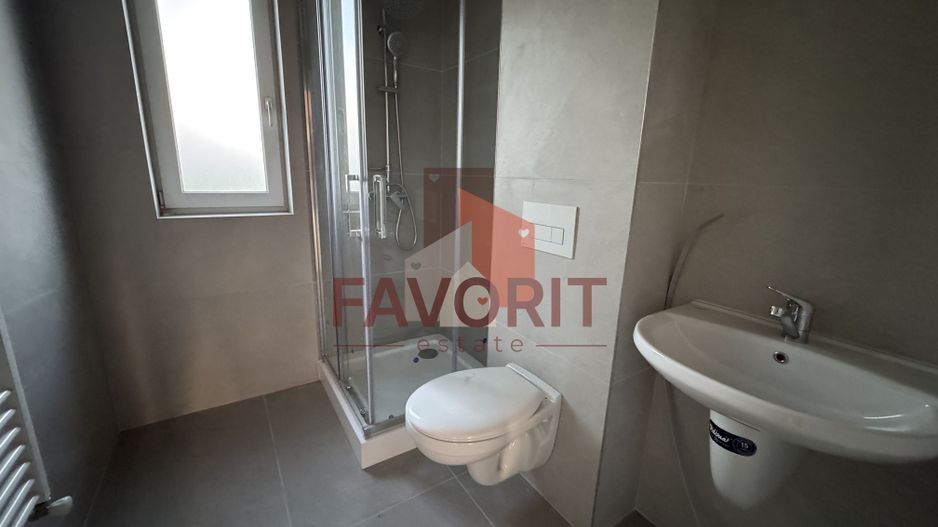 Etaj intermedar.  Decomandat. Cu 2 bai - Poză 10