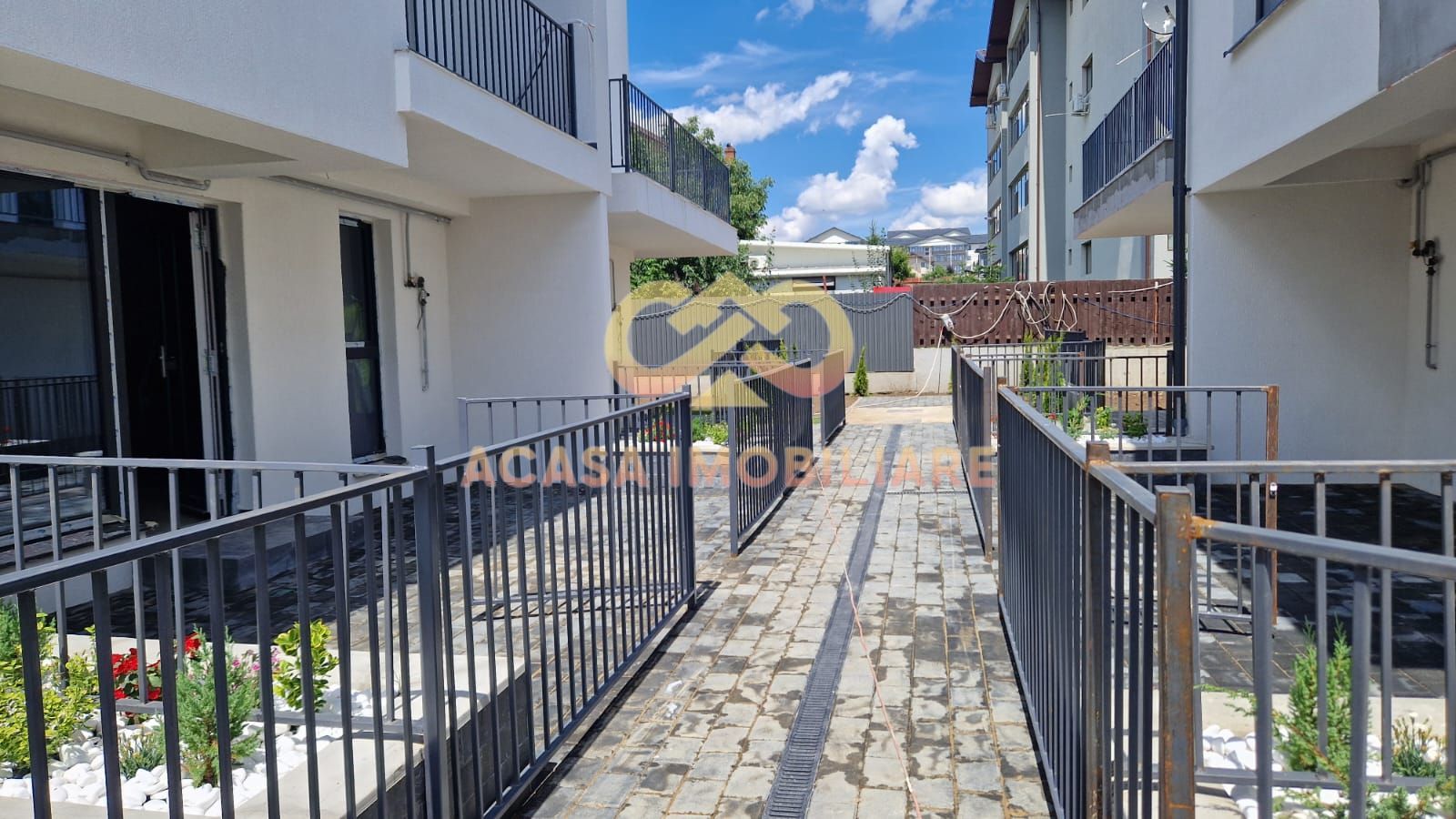 APARTAMENT 3 CAMERE PE 2 NIVELE  VALEA LUPULUI - Poză 3