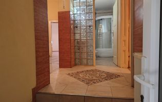 Apartament la casă cu front stradal,  str. M. Eminescu. 119 900 E.