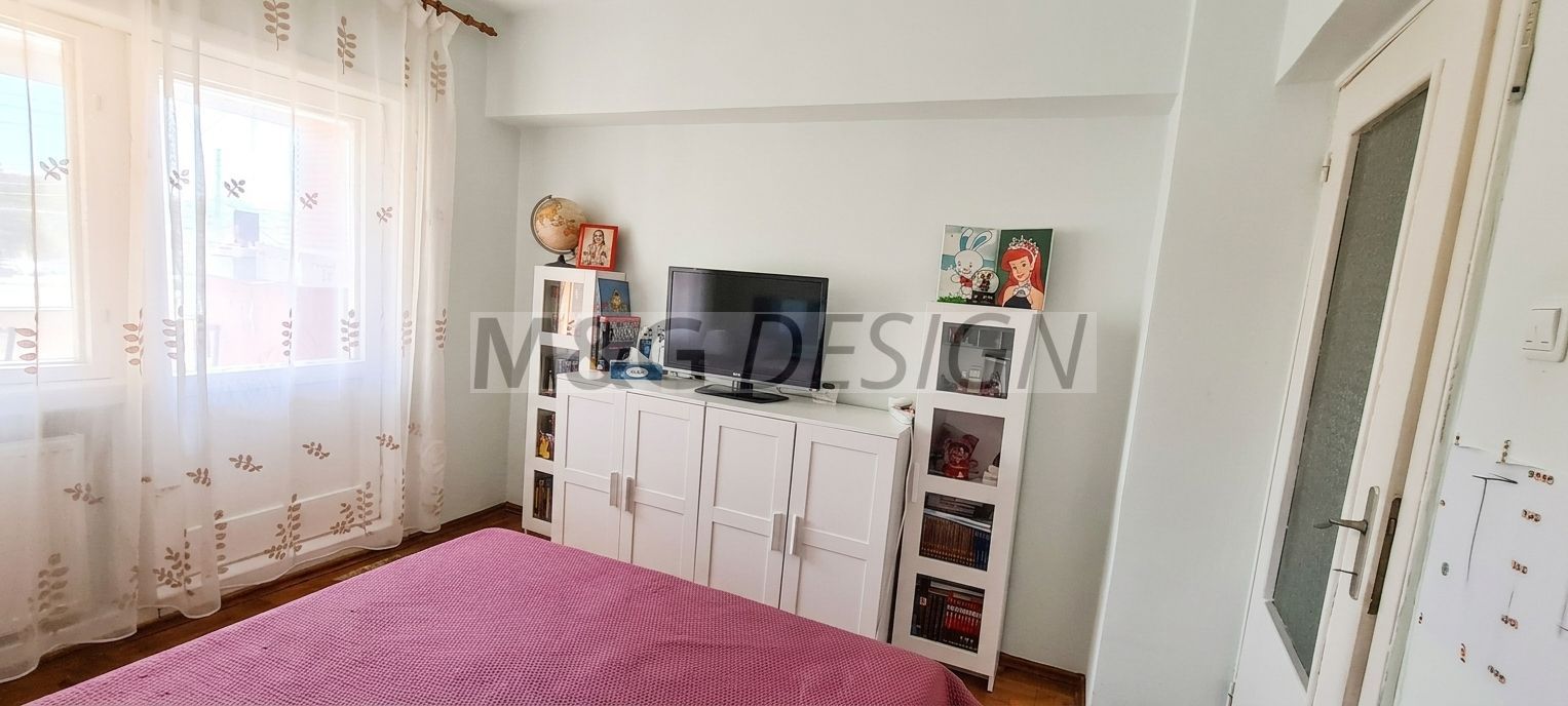 4 camere  etaj 1 zona Turist-Sagului - Poză 4