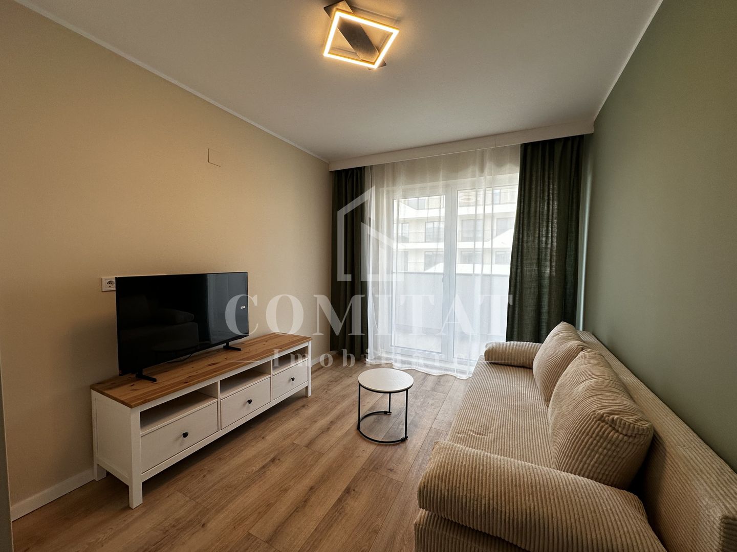 Apartament la cheie | 2 dormitoare | Etaj intermediar | Eroilor - Poză 1