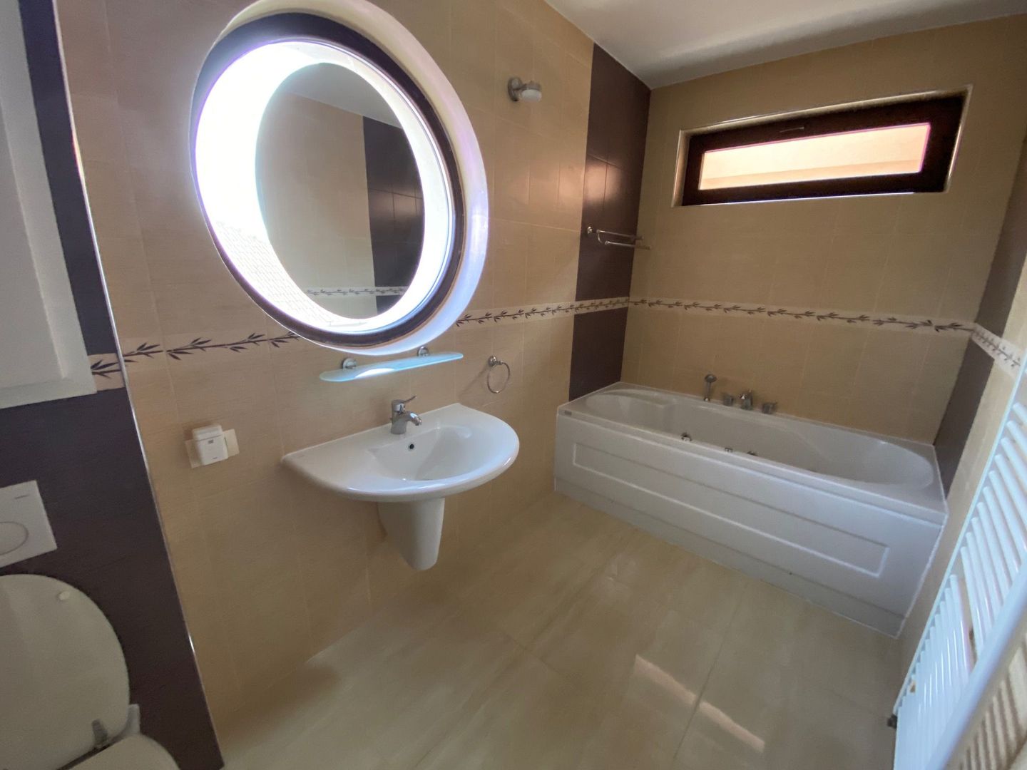 VILA CU 5 CAMERE zona Mircea Cel Batran - Poză 15