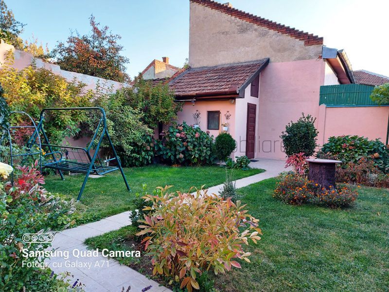 Casa cu 4 camere in zona Armatei Romane - Poză 2