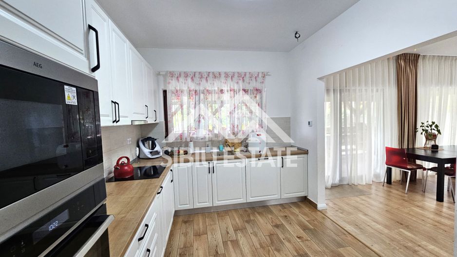 Casa 6 camere, teren 1000 Sibiu Tocile - Poză 3