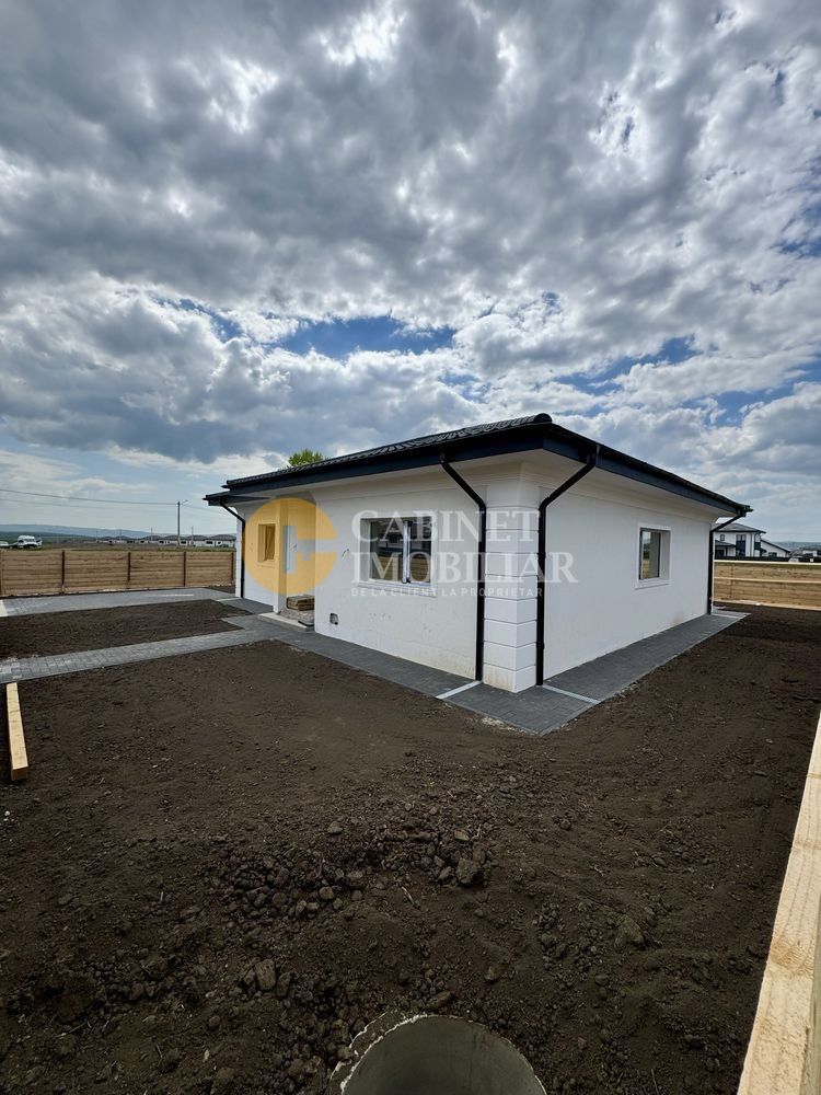 Casa invidiuala cu 4 camere si 2 bai - plan drept - Poză 3