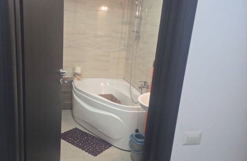 Inchiriere apartament 2 camere  decomandat - Poză 3