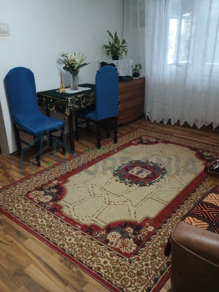 Primesc in gazda două fete, zona Podu Ros. - Poză 1