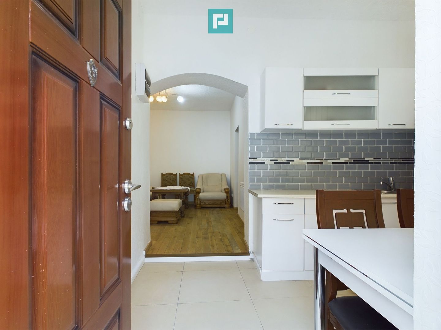 Casă cu 4 camere, renovată, în zona Gării de Nord - Poză 2