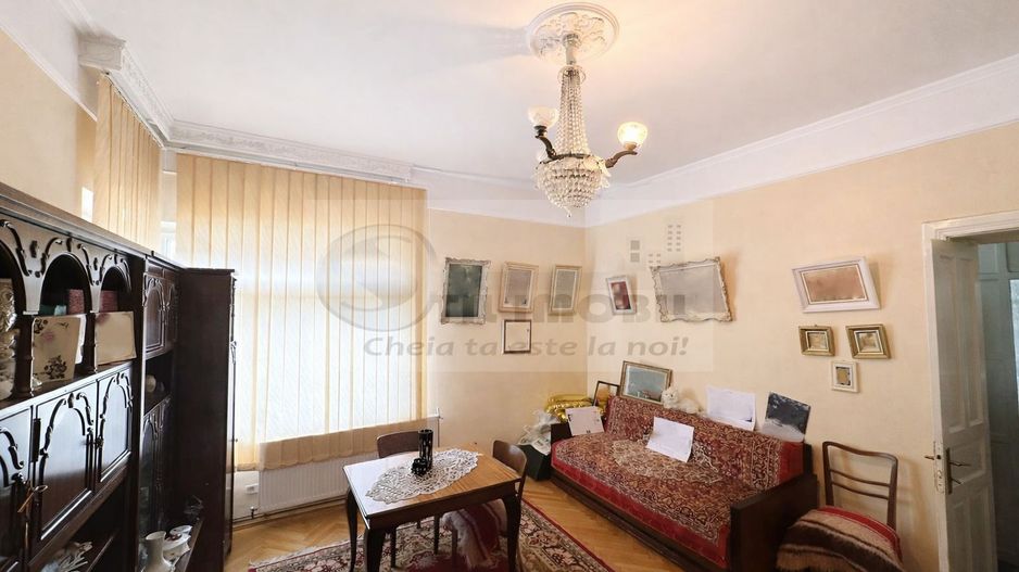 Vilă interbelică, 7 camere, Centru Iași- 800.000 € - Poză 1