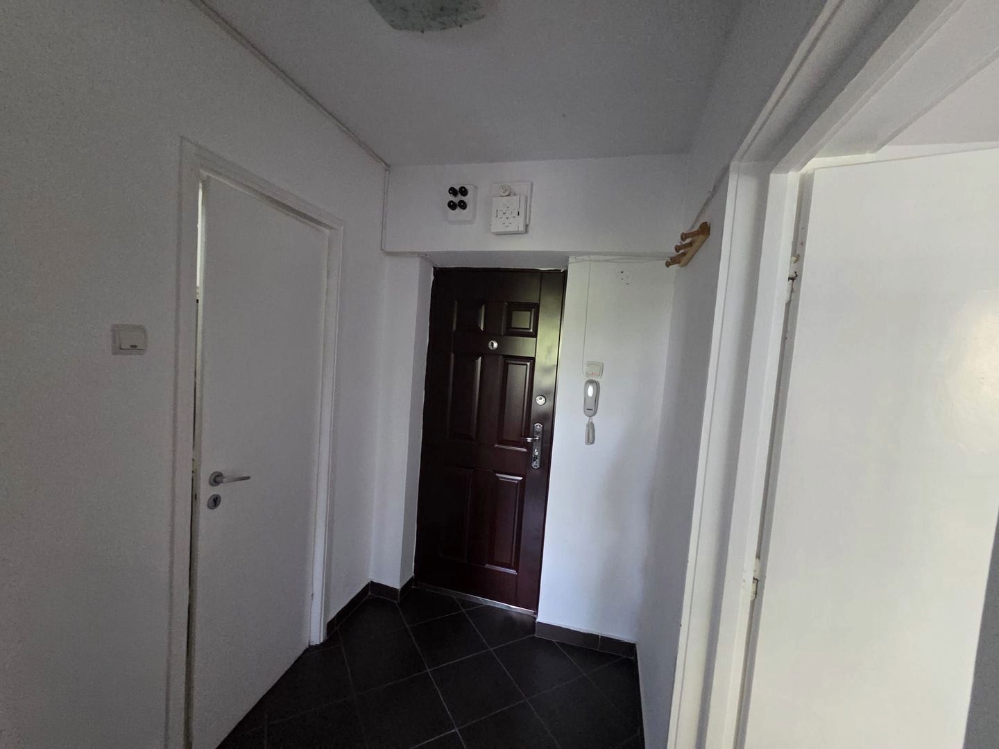 2 camere decomandat | Etaj 2/9 | Metrou Favorit - Poză 2