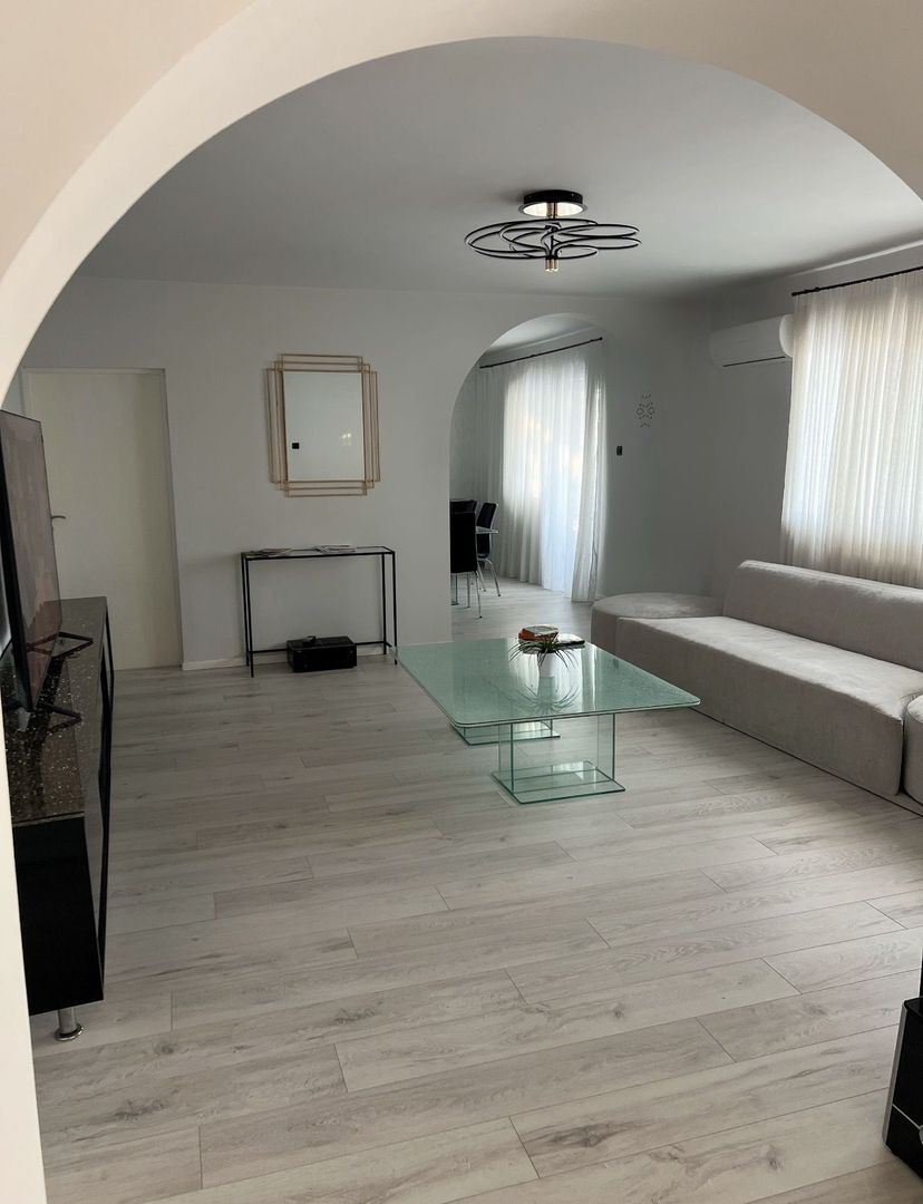 AP. 4 CAMERE - LA VILA, CENTRALA PROPRIE, CURTE, BUCATARIE INCHISA - Poză 8