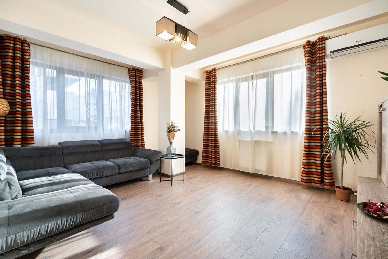 COMISION 0% - Apartament 4 camere 93mp in complex inchis, langa parc si metrou - Poză 1