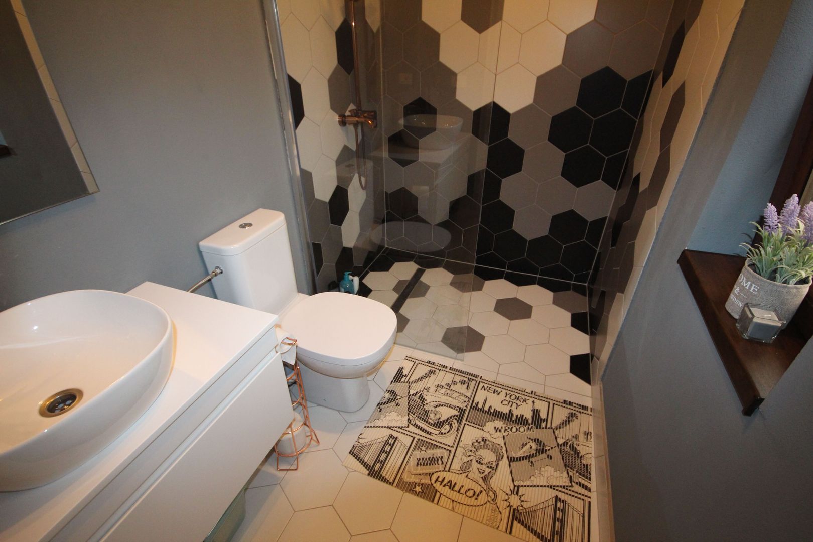 Modern si primitor - Poză 66