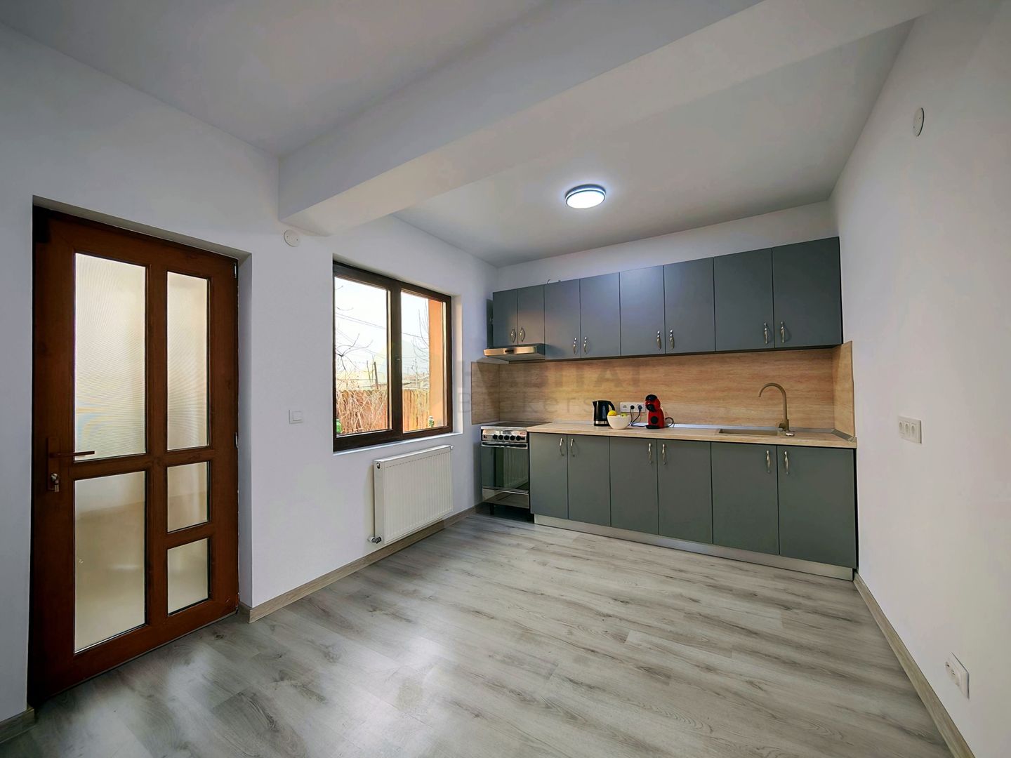 Vilă Individuală cu o curte generoasa zona Aparatorii Patriei - Poză 33